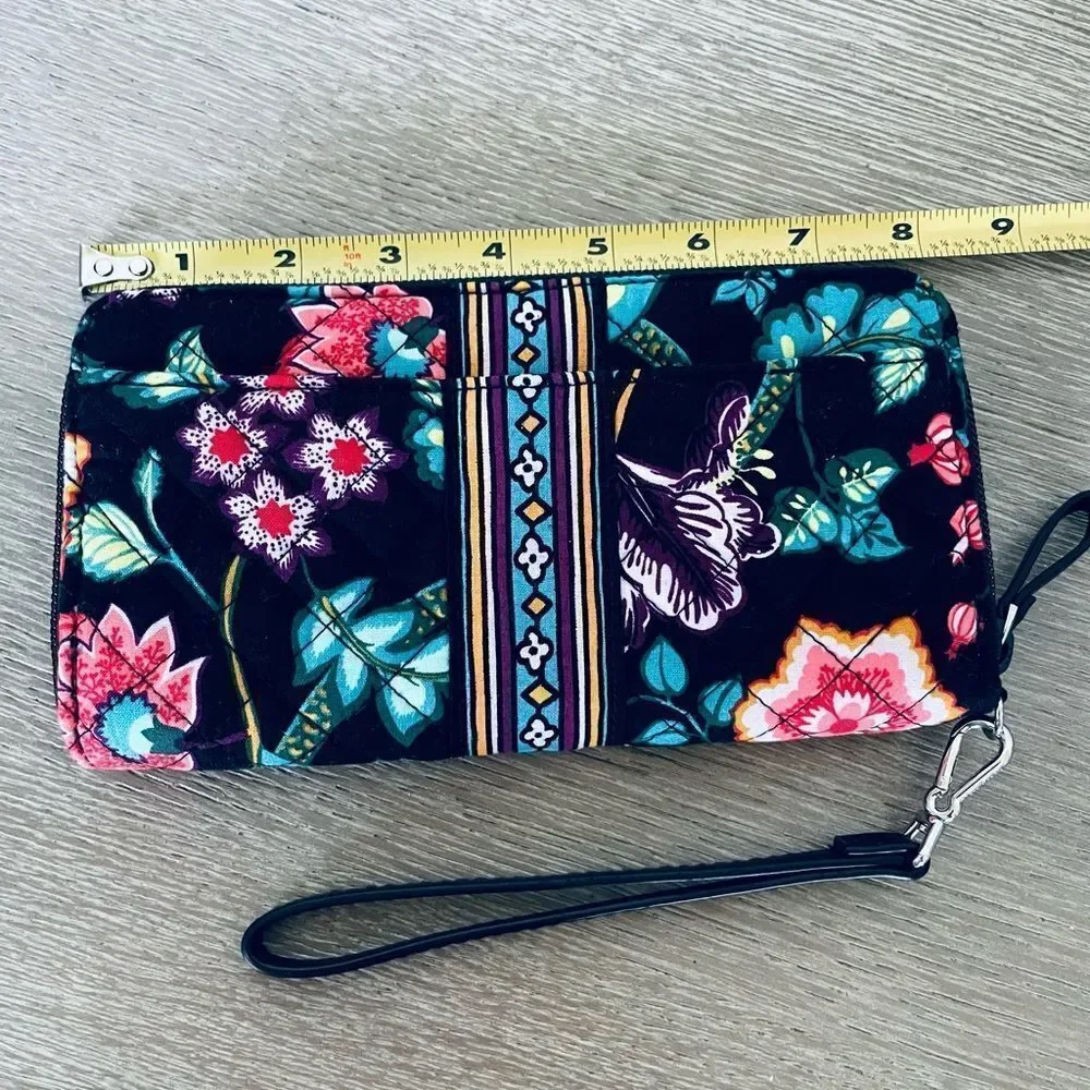Vera Bradley Floral Multi Quilted Fabric Wallet - Picture 2 of 4